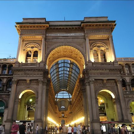 Gardone Apartment - Ampio Appartamento Con 2 Camere Da Letto - Comodo Per Duomo! ミラノ エクステリア 写真