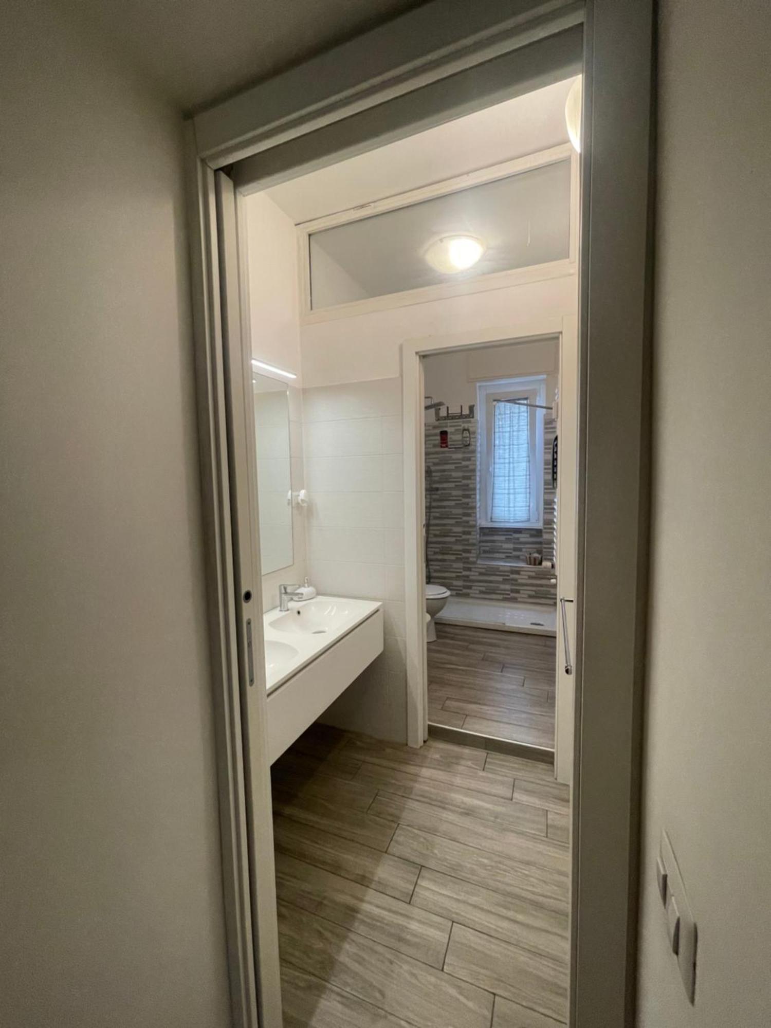Gardone Apartment - Ampio Appartamento Con 2 Camere Da Letto - Comodo Per Duomo! ミラノ エクステリア 写真
