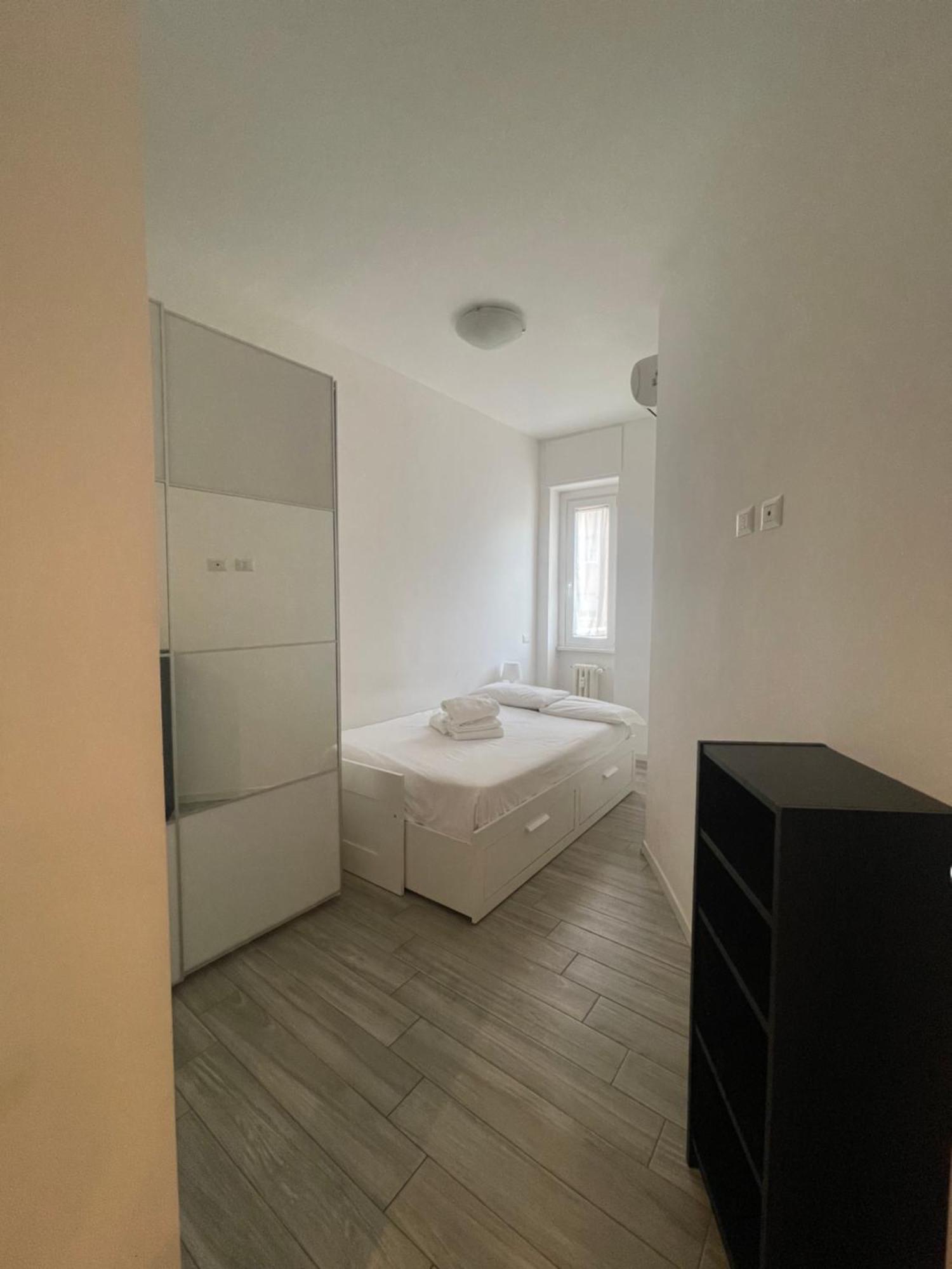 Gardone Apartment - Ampio Appartamento Con 2 Camere Da Letto - Comodo Per Duomo! ミラノ エクステリア 写真